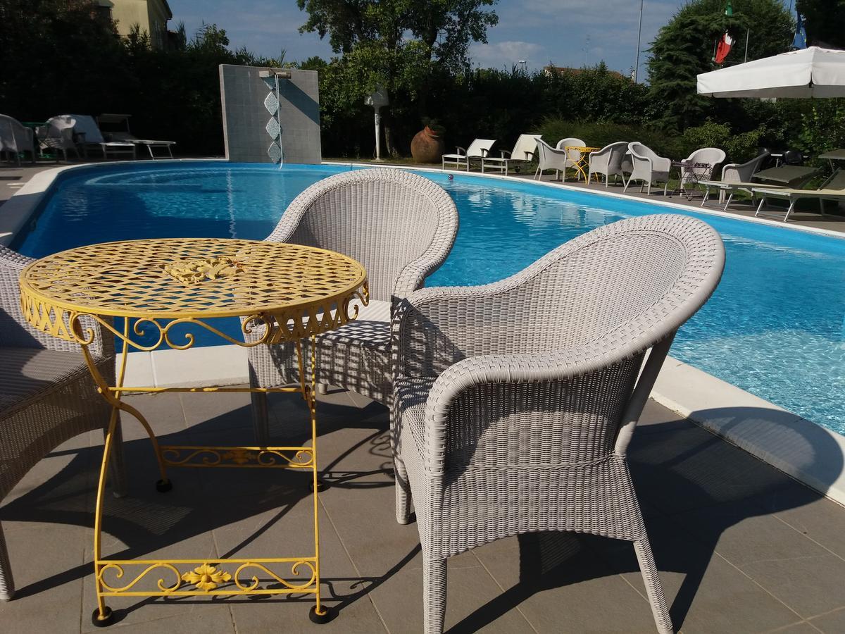 Relais Villa Roncuzzi Russi Екстериор снимка