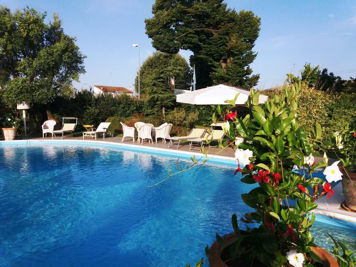 Relais Villa Roncuzzi Russi Екстериор снимка